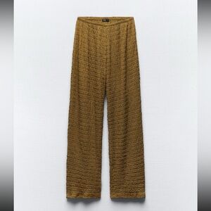Zara textured pant. Size medium can fit medium to xl